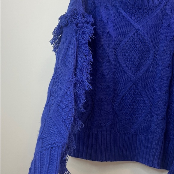 &merci Women's Royal Blue Cable Knit Cozy‎ Sweater Fringe Sleeves Size Medium - Picture 3 of 6